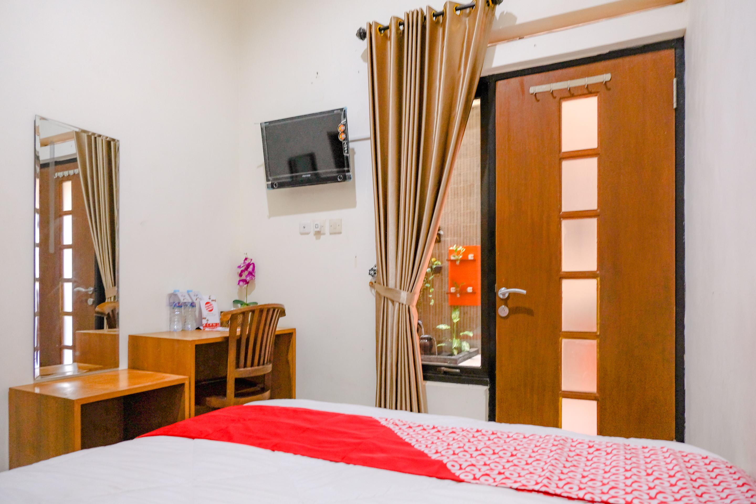Hotel Oyo 2317 Griya Merjosari Family Syariah
